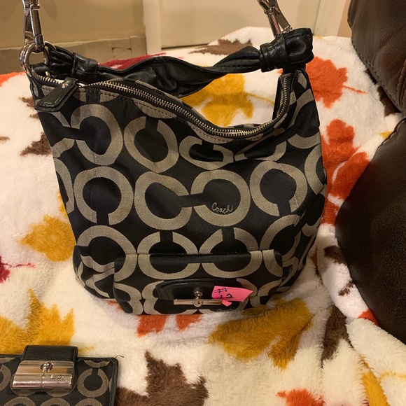 Purses - Picture 7 of 8